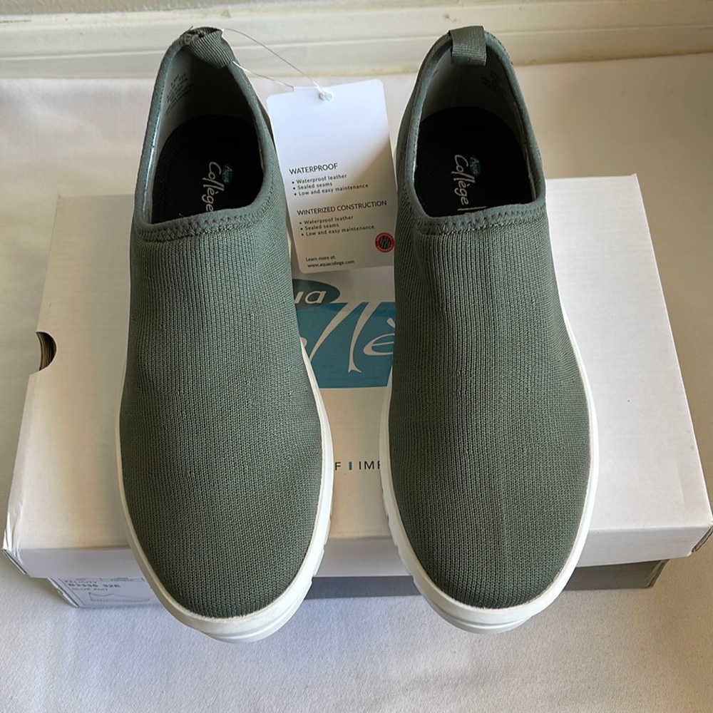 Aqua College Women’s Felicity Waterproof Olive Knit Slip On Sneakers Size 8.5M.